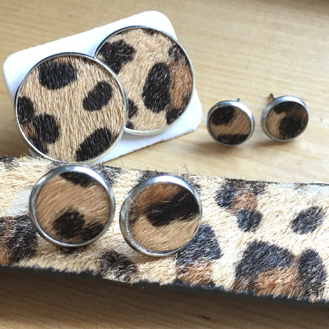 Clous d’oreilles cuir Léopard 	2