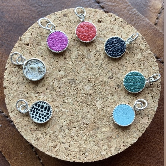 Pendentif argent et cuir
